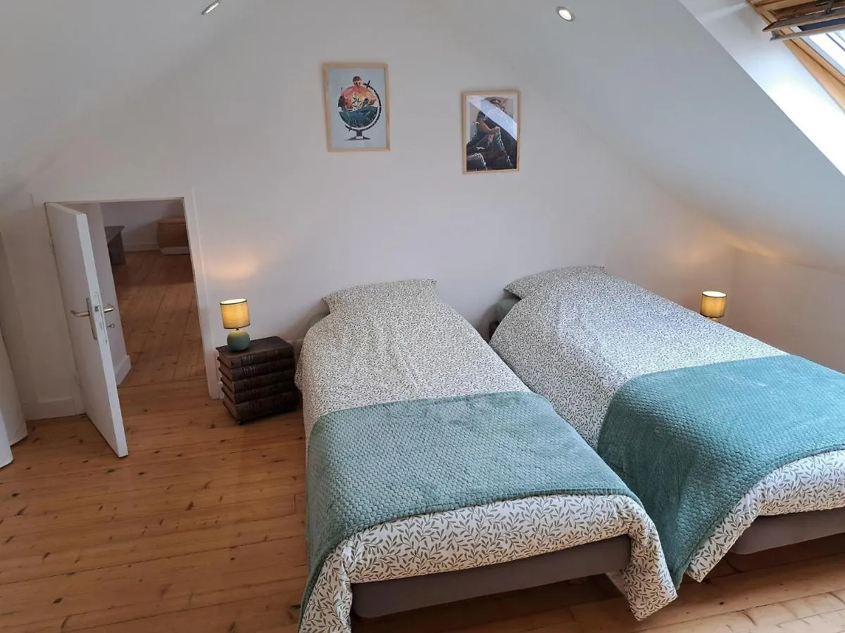 Holiday home Comfortable Cottage Close To The Beach, Portsall, 2 Canoes Ploudalmezeau France